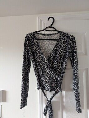 YMI Black and Gray Leopard Print Wrap Crop Top